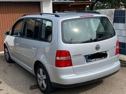 Silber Gebraucht 2004 VW Touran Van / Kleinbus | 3.990 € (Etwas zu teuer)
