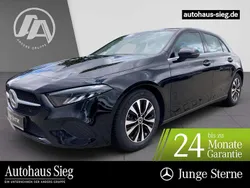 Nachtschwarz Gebraucht 2024 Mercedes A180 Limousine | 27.744 € (Fairer Preis)