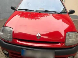 Rot Gebraucht 1998 Renault Clio II Kleinwagen | 1.450 € (Teuer)