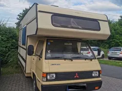 Beige Gebraucht 1987 Mitsubishi L300 Van / Kleinbus | 5.600 €