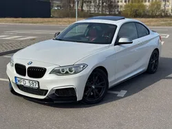 Weiß Gebraucht 2016 BMW M235 Performance Coupé | 20.000 €