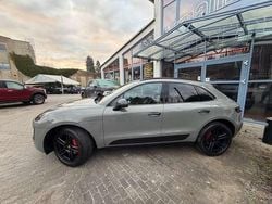 Grau Gebraucht 2017 Porsche Macan GTS SUV | 33.540 € (Fairer Preis)