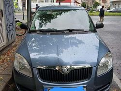Blau Gebraucht 2010 Skoda Fabia Kleinwagen | 2.900 € (Fairer Preis)