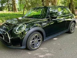 Schwarz Gebraucht 2022 Mini Cooper SE Classic Kleinwagen | 18.200 € (Fairer Preis)