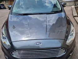 Grau Gebraucht 2018 Ford S-MAX Trend Van / Kleinbus | 14.500 € (Guter Preis)