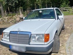 Weiß Gebraucht 1989 Mercedes 230 Coupé | 17.690 €