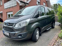 Grau Gebraucht 2018 Ford Tourneo Custom Titanium Van / Kleinbus | 29.800 € (Fairer Preis)