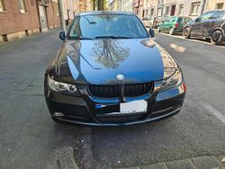 Schwarz Gebraucht 2005 BMW 320 Limousine | 1.300 € (Guter Preis)