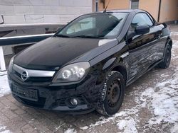 Schwarz Gebraucht 2005 Opel Tigra Cabrio | 2.400 € (Fairer Preis)