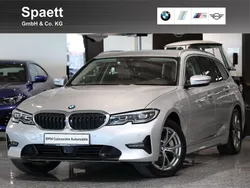 Glaciersilber Gebraucht 2021 BMW 330 Sport Line Kombi | 29.900 € (Fairer Preis)
