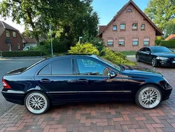 Andere außenfarben Gebraucht 2005 Mercedes C220 Avantgarde Limousine | 7.300 €