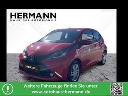 Rot Gebraucht 2017 Toyota Aygo X-play Kleinwagen | 6.790 € (Fairer Preis)