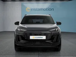 Grau Gebraucht 2025 Audi Q6 e-tron SUV | 80.499 € (Fairer Preis)