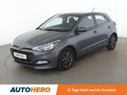 Grau Gebraucht 2017 Hyundai i20 YES! Limousine | 10.500 € (Fairer Preis)