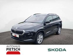Black magic perleffekt Gebraucht 2024 Skoda Karoq Selection SUV | 32.940 € (Fairer Preis)