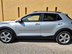 Silber Gebraucht 2018 Kia Stonic SUV | 13.000 € (Fairer Preis)