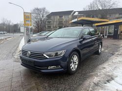 Blau Gebraucht 2015 VW Passat Comfortline Kombi | 8.800 € (Guter Preis)
