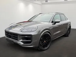 Quarzitgraumetallic Neu 2025 Porsche Cayenne SUV | 149.003 € (Etwas zu teuer)