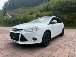 Weiß Gebraucht 2014 Ford Focus SYNC Edition Kombi | 3.490 € (Guter Preis)