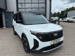 Weiß Gebraucht 2024 Ford Tourneo Courier Active Van / Kleinbus | 22.900 € (Guter Preis)