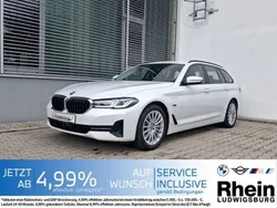 Weiß Gebraucht 2021 BMW 530e Sport Line Kombi | 30.880 € (Fairer Preis)