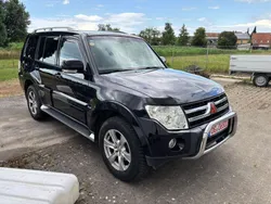 Schwarz Gebraucht 2009 Mitsubishi Pajero Instyle SUV | 14.000 € (Fairer Preis)