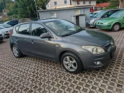 Grau Gebraucht 2007 Hyundai i30 Style Limousine | 2.990 € (Fairer Preis)