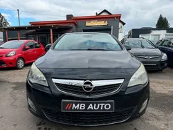 Schwarz Gebraucht 2010 Opel Astra Limousine | 2.250 € (Fairer Preis)