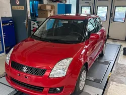Rot Gebraucht 2009 Suzuki Swift Kleinwagen | 5.000 €