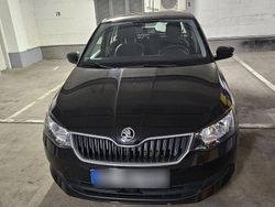 Schwarz Gebraucht 2017 Skoda Fabia Ambition Kleinwagen | 8.400 € (Guter Preis)
