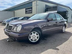 Braun Gebraucht 1995 Mercedes E230 Classic Limousine | 5.990 €