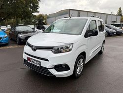 Weiß Gebraucht 2023 Toyota Proace Verso City Kombi | 25.999 € (Etwas zu teuer)