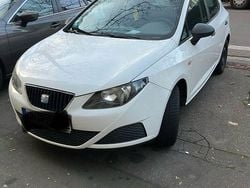 Weiß Gebraucht 2009 Seat Ibiza Reference Limousine | 1.599 € (Superpreis)