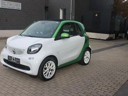 Grün Gebraucht 2018 Smart ForTwo Electric Drive Passion Kleinwagen | 9.999 € (Etwas zu teuer)