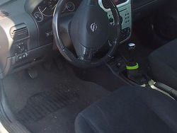 Silber Gebraucht 2004 Opel Corsa Kleinwagen | 1.500 € (Fairer Preis)