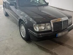 Schwarz Gebraucht 1993 Mercedes E220 Coupé | 11.500 €