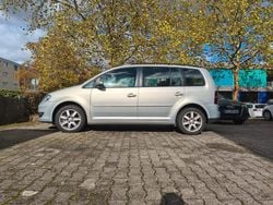 Grau Gebraucht 2009 VW Touran Van / Kleinbus | 3.750 € (Guter Preis)
