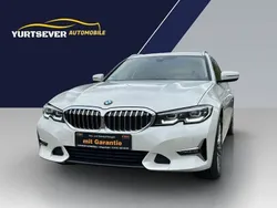 Mineralweiss metallic Gebraucht 2020 BMW 320 Luxury Line Kombi | 21.290 € (Guter Preis)