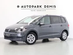 Grau Gebraucht 2024 VW Touran Comfortline Van / Kleinbus | 30.755 € (Guter Preis)