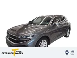 Grau Gebraucht 2024 VW Touareg R-line SUV | 59.870 € (Superpreis)