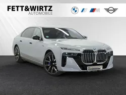 Brooklyn grau metallic Gebraucht 2024 BMW M760e Sport Line Limousine | 126.888 € (Etwas zu teuer)