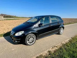 Schwarz Gebraucht 2009 Mercedes B180 Sport Van / Kleinbus | 2.200 € (Etwas zu teuer)