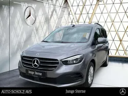 Chromitgrau metallic Gebraucht 2024 Mercedes T180 Progressive Van / Kleinbus | 29.117 € (Fairer Preis)