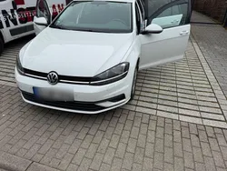 Weiß Gebraucht 2017 VW Golf VII Comfortline Kombi | 9.000 € (Fairer Preis)