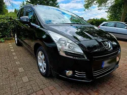 Schwarz Gebraucht 2013 Peugeot 5008 Allure Van / Kleinbus | 6.300 € (Fairer Preis)
