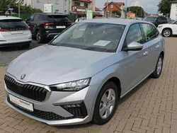 Silber Neu 2025 Skoda Scala Kleinwagen | 22.990 € (Fairer Preis)