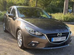 Grau Gebraucht 2015 Mazda 3 Limousine | 10.500 € (Fairer Preis)