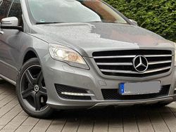 Grau Gebraucht 2012 Mercedes R350 Van / Kleinbus | 22.000 €