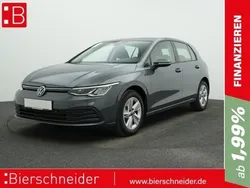 Grau Gebraucht 2024 VW Golf VIII Life Limousine | 23.450 € (Fairer Preis)