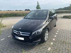 Schwarz Gebraucht 2016 Mercedes B180 Van / Kleinbus | 16.900 € (Fairer Preis)